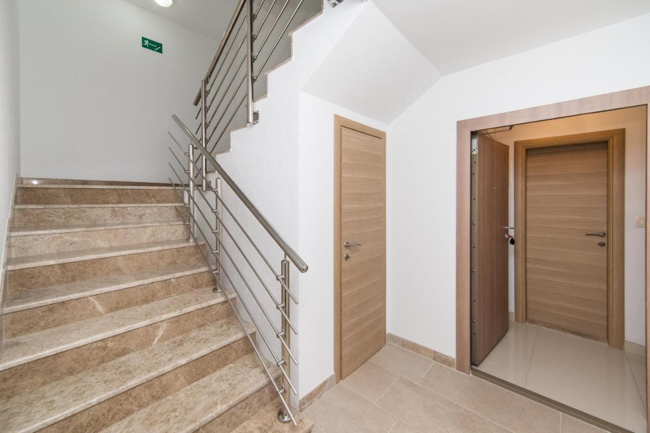 Apartments Zvonik Brist Exterior photo