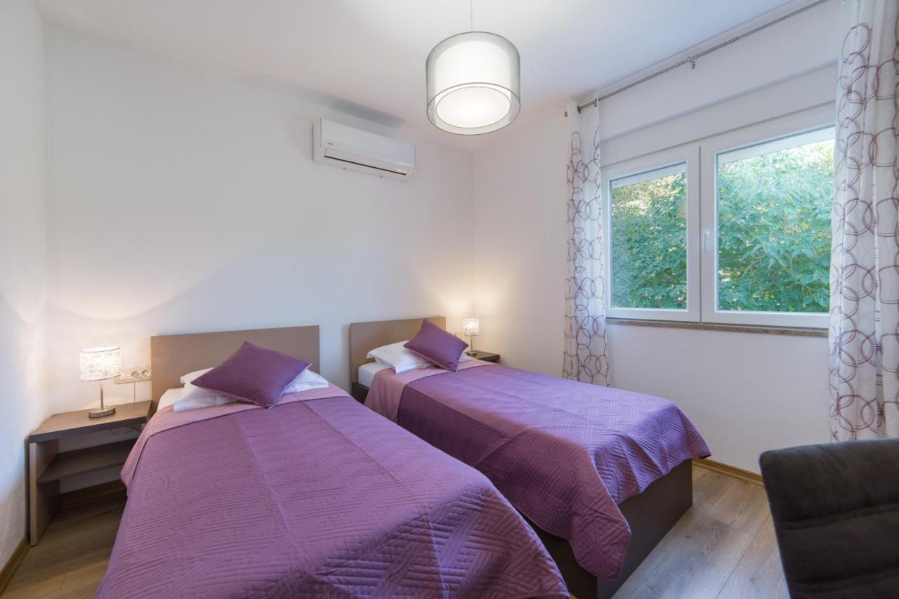 Apartments Zvonik Brist Exterior photo