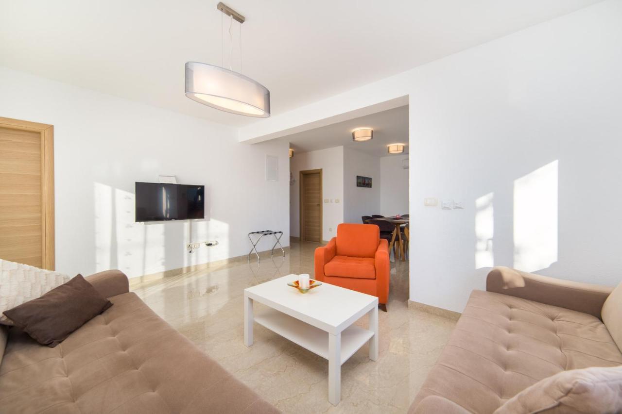 Apartments Zvonik Brist Exterior photo