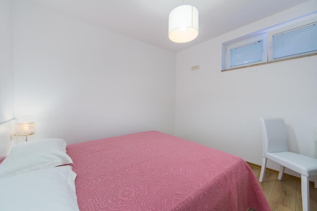 Apartments Zvonik Brist Exterior photo